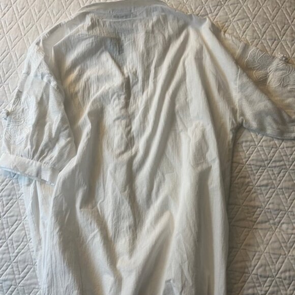 FARM RIO Embroidered Blouse with Appliques and Beaded Buttons - Picture 5 of 9